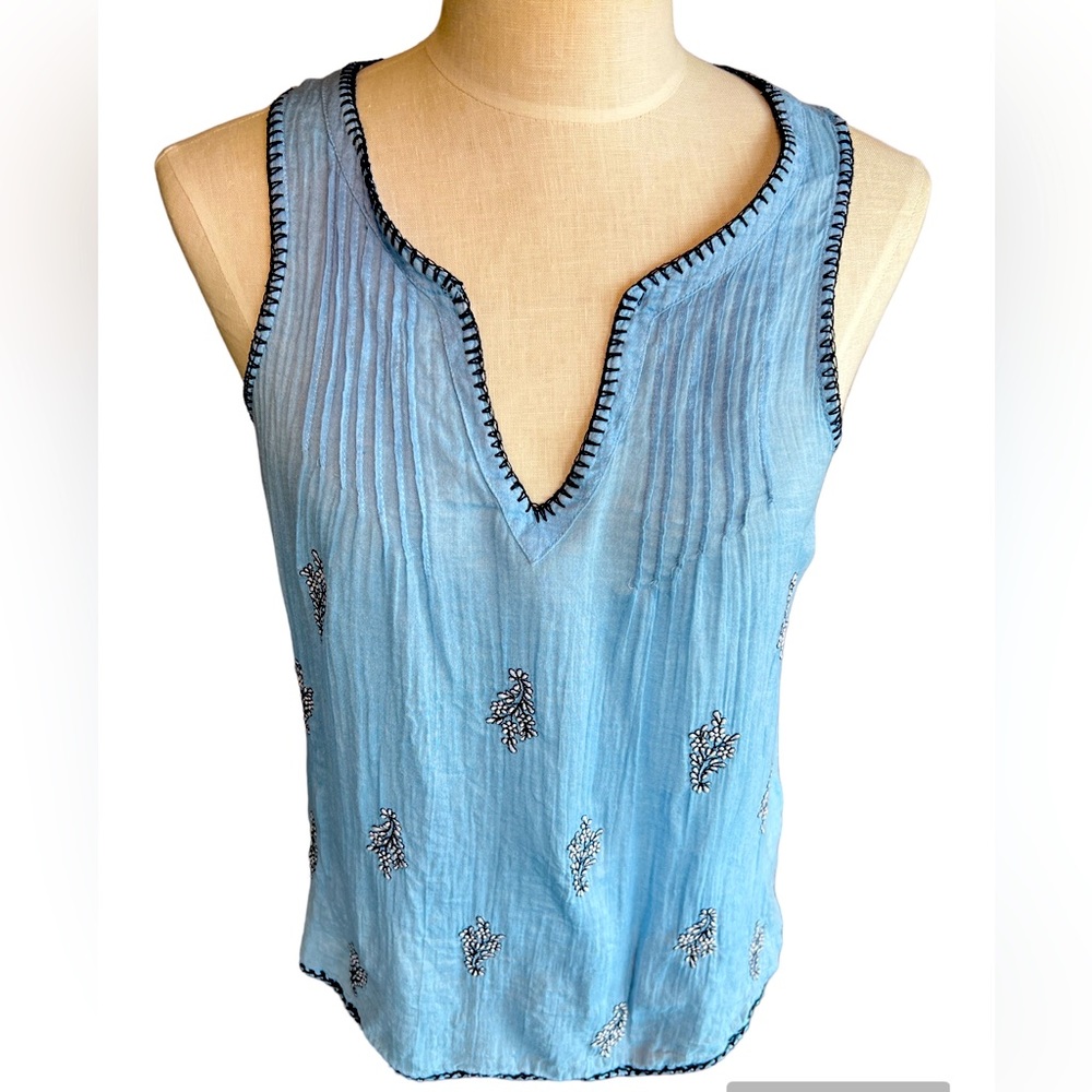 Lucky Brand Lightweight, embroidered floral design cotton tank - size Small